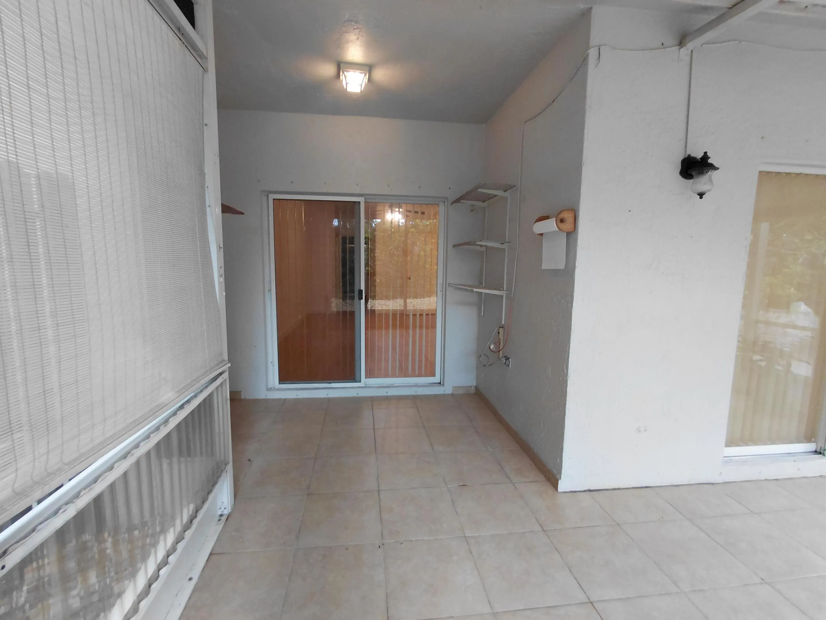 4639 SW 12TH Place