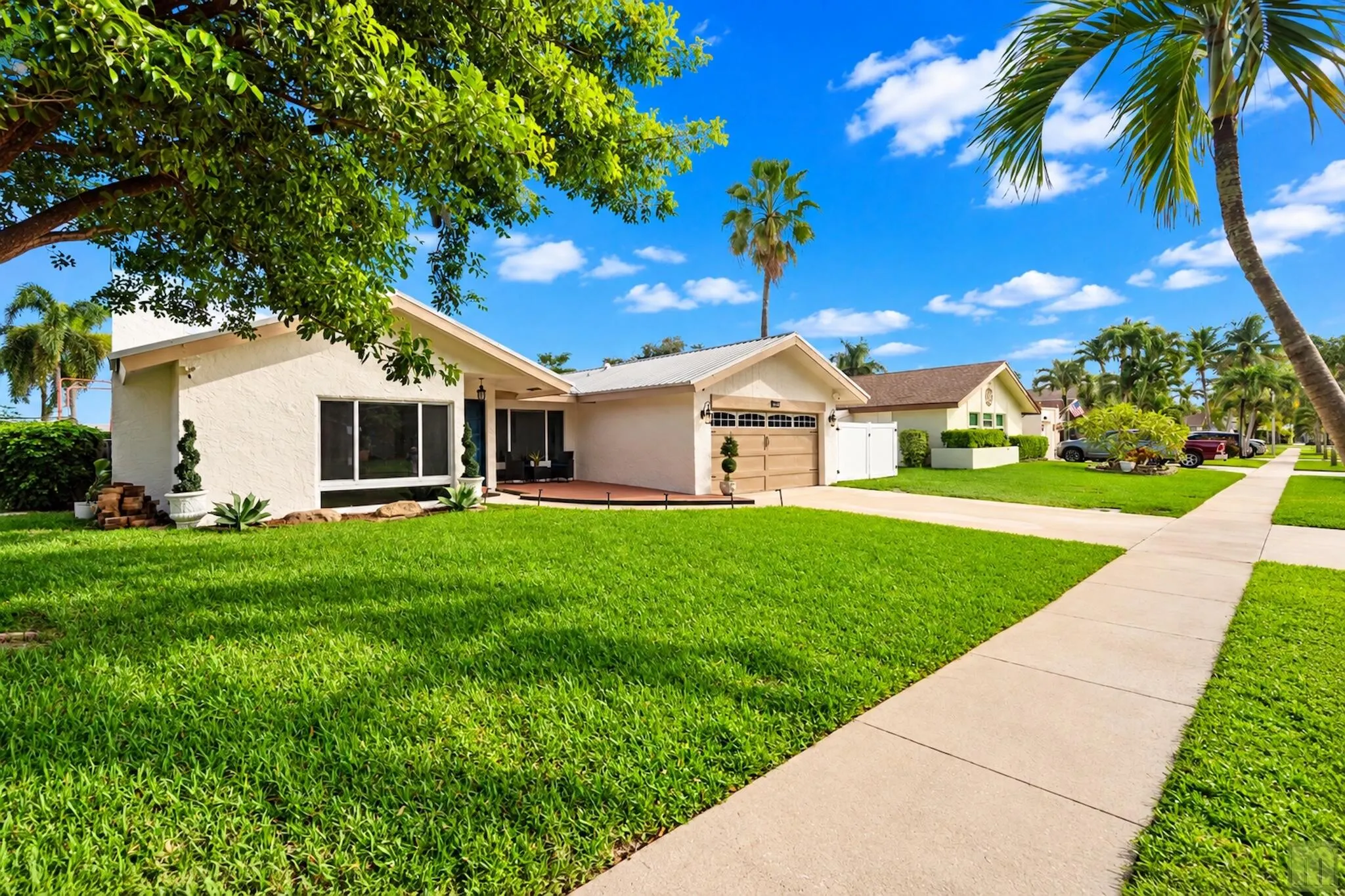 4959 NW 6TH Street