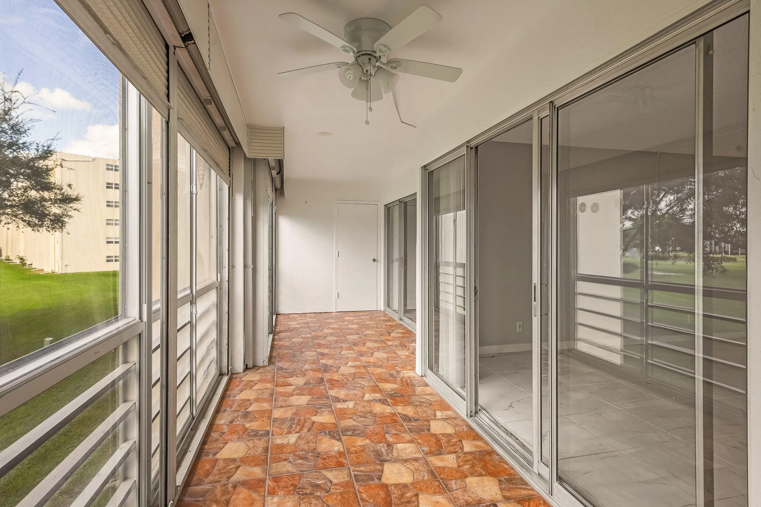 3951 Via Poinciana #211