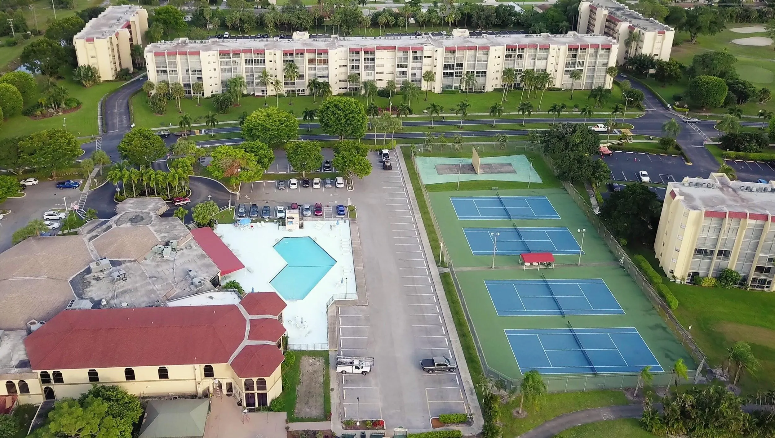 3951 Via Poinciana #211