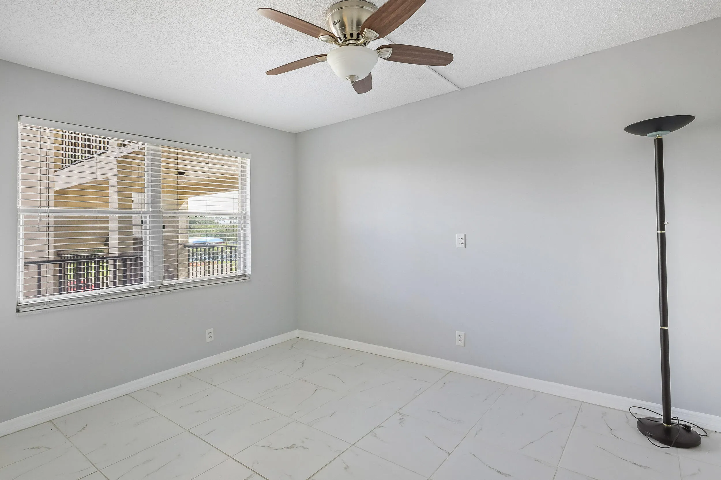 3951 Via Poinciana #211