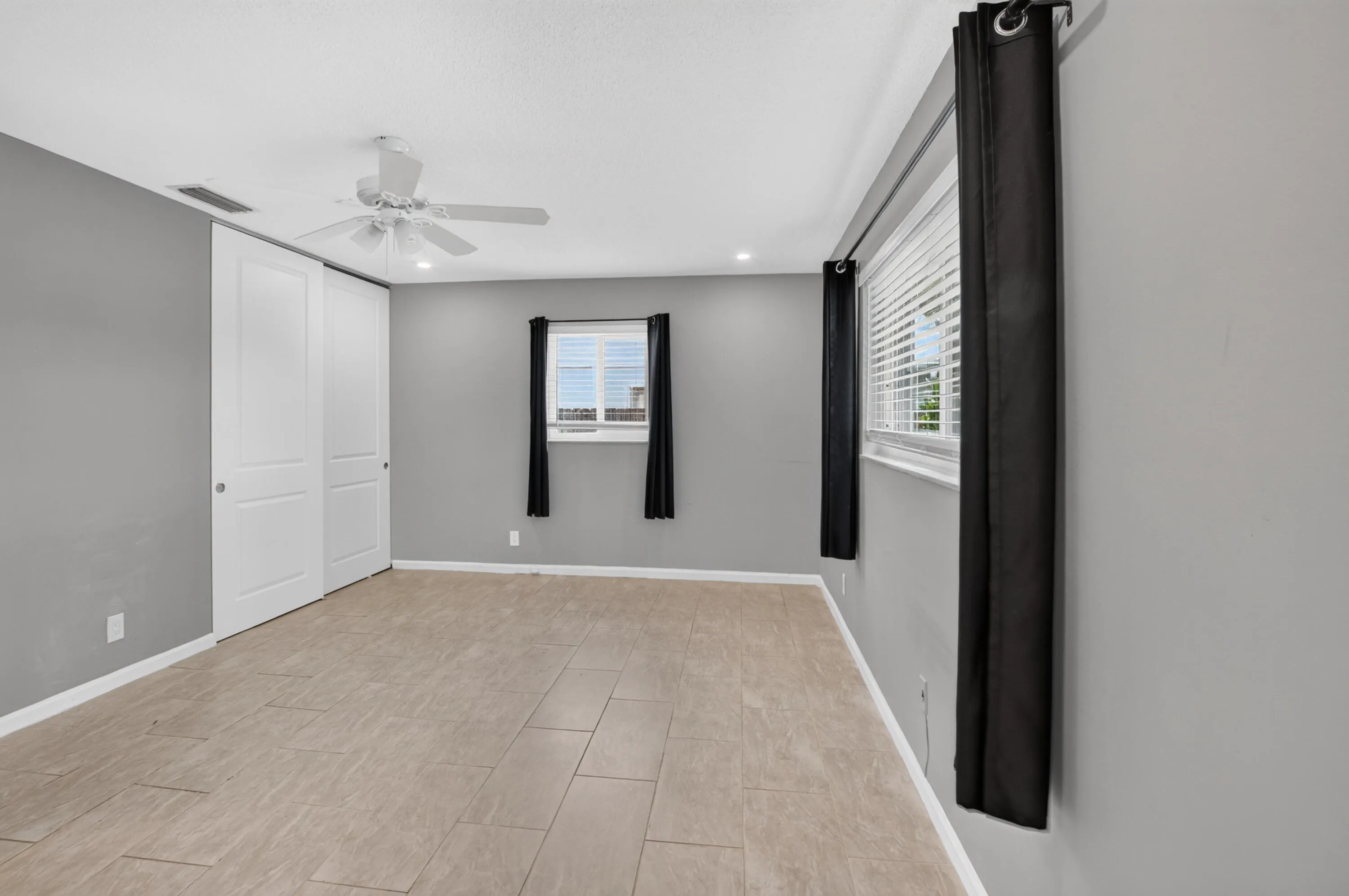1023 SW 25TH Place