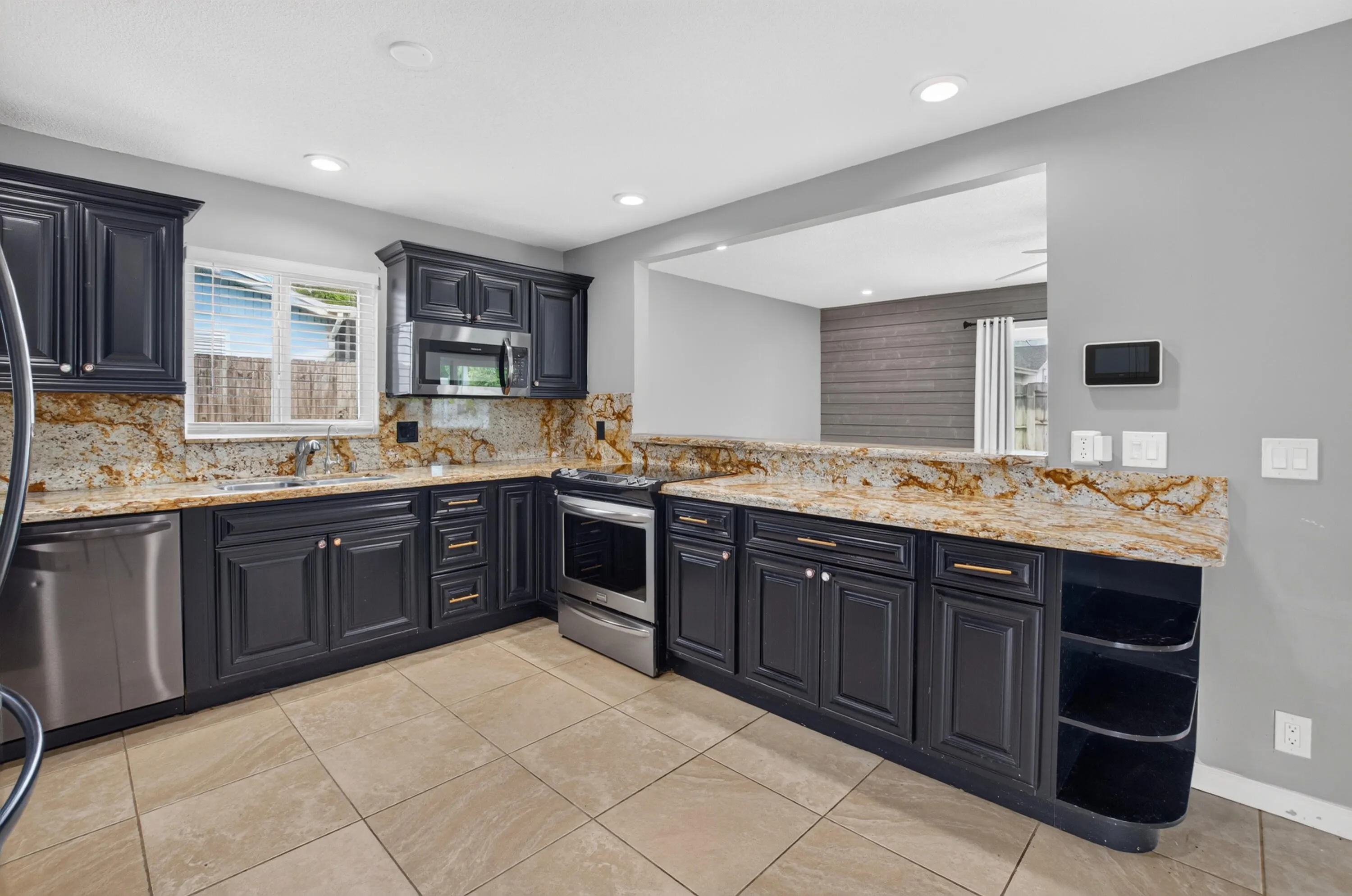 1023 SW 25TH Place