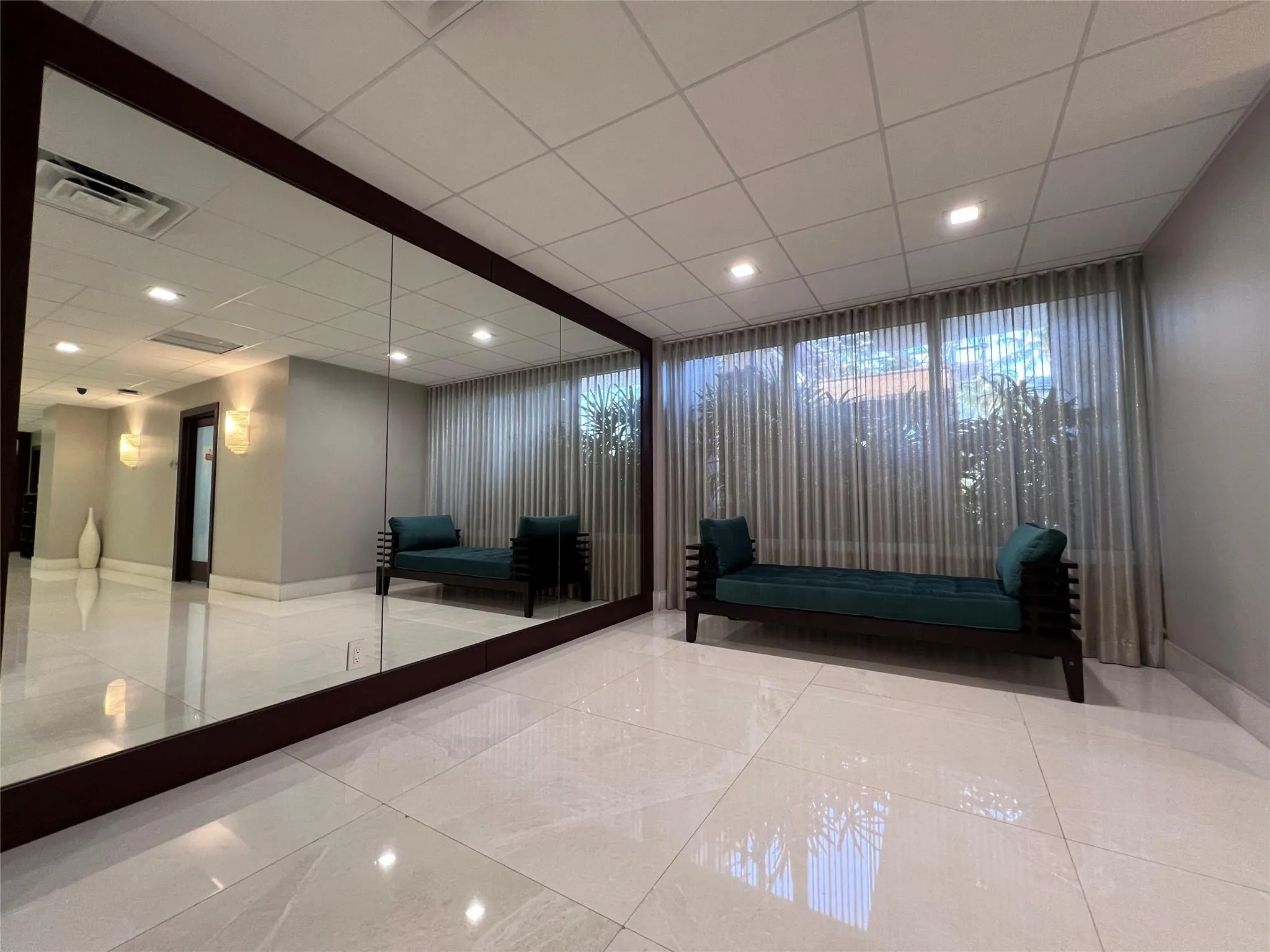 3500 GALT OCEAN Drive #1103