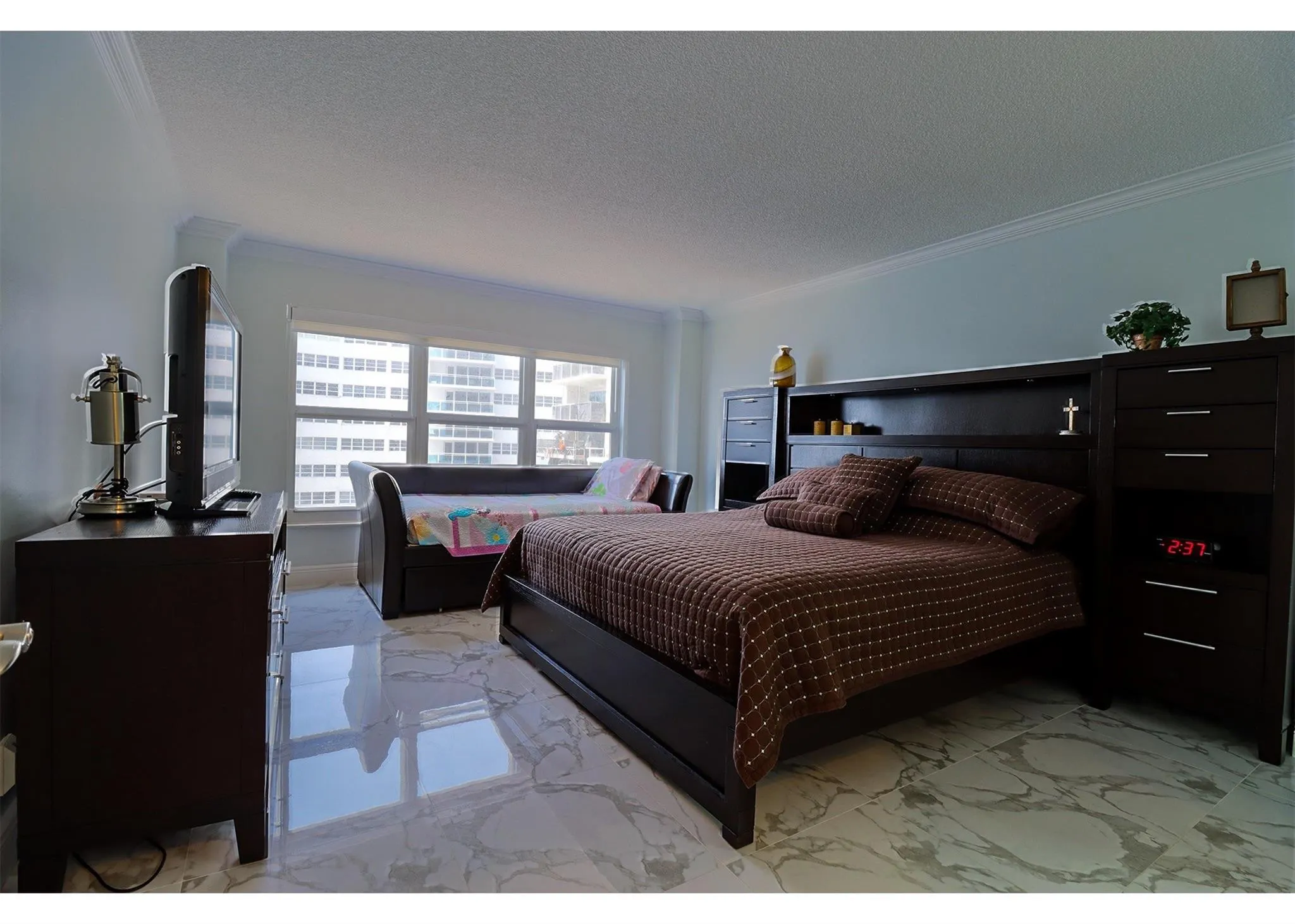 3500 GALT OCEAN Drive #1103