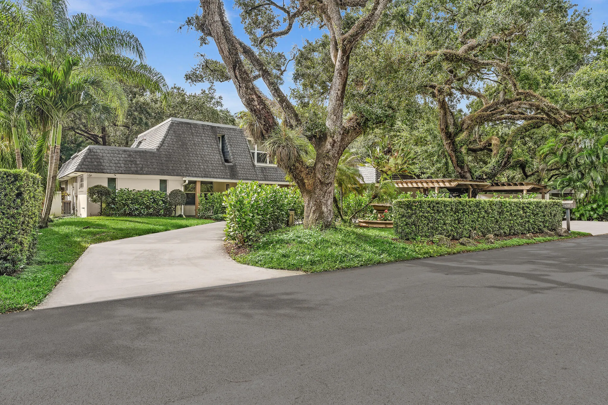 3920 SW 56TH Court