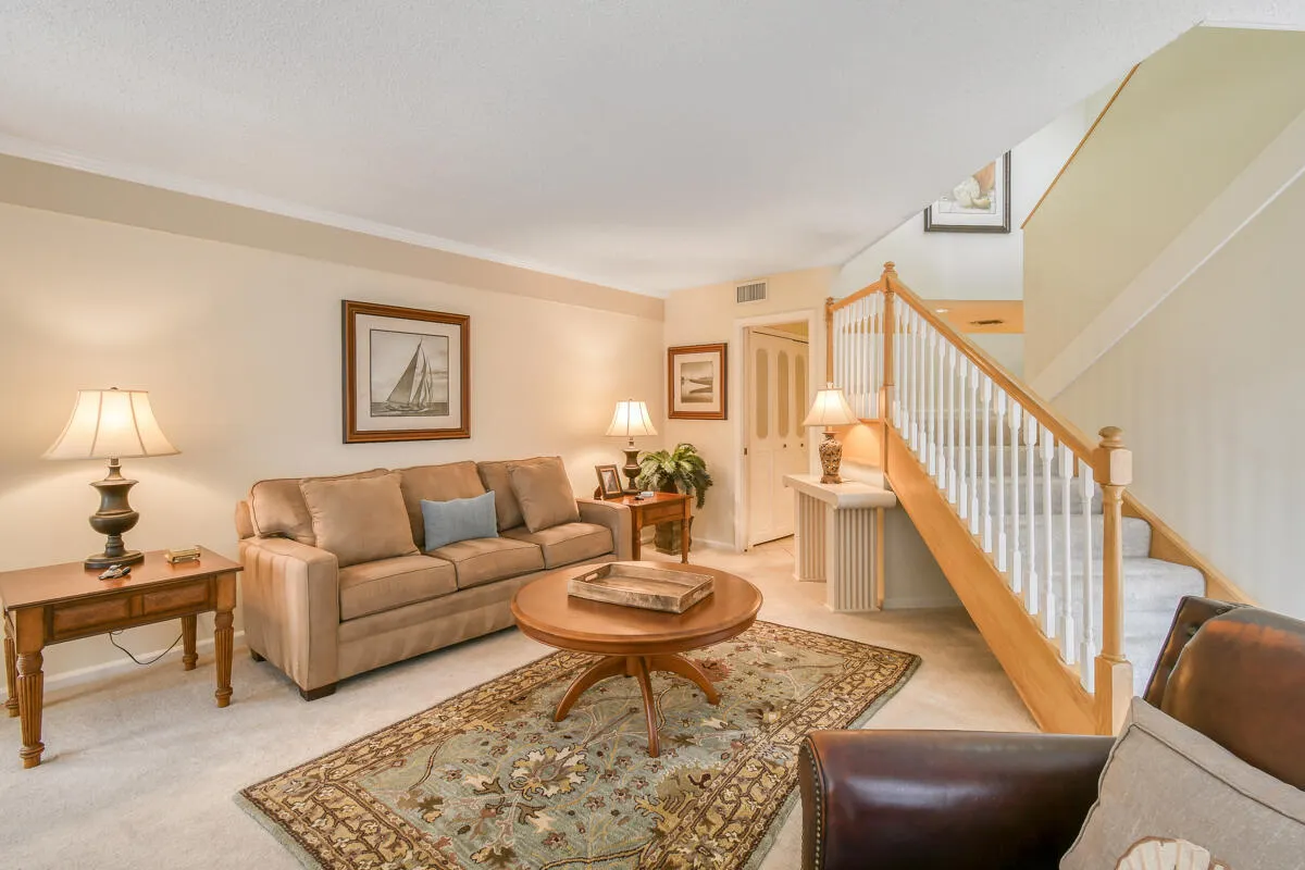 28 Uno Lago Drive