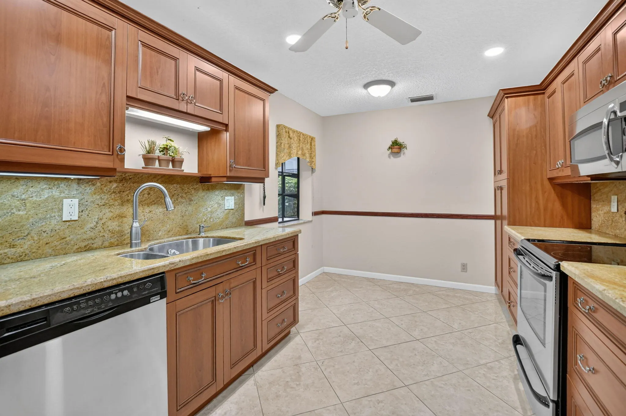 2600 ALOE Avenue