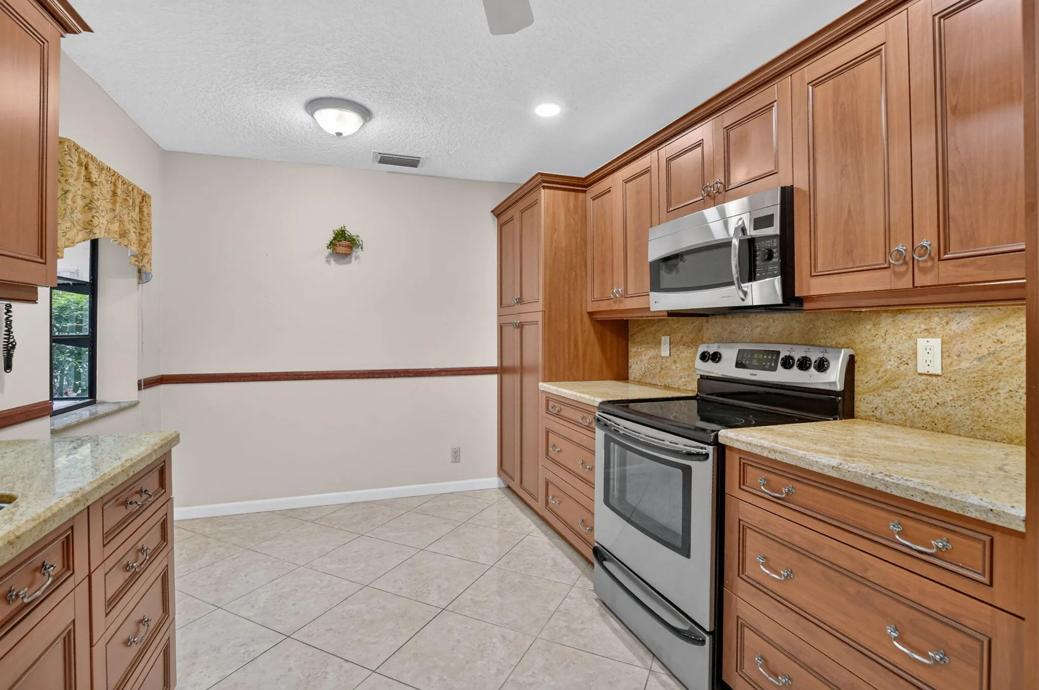 2600 ALOE Avenue