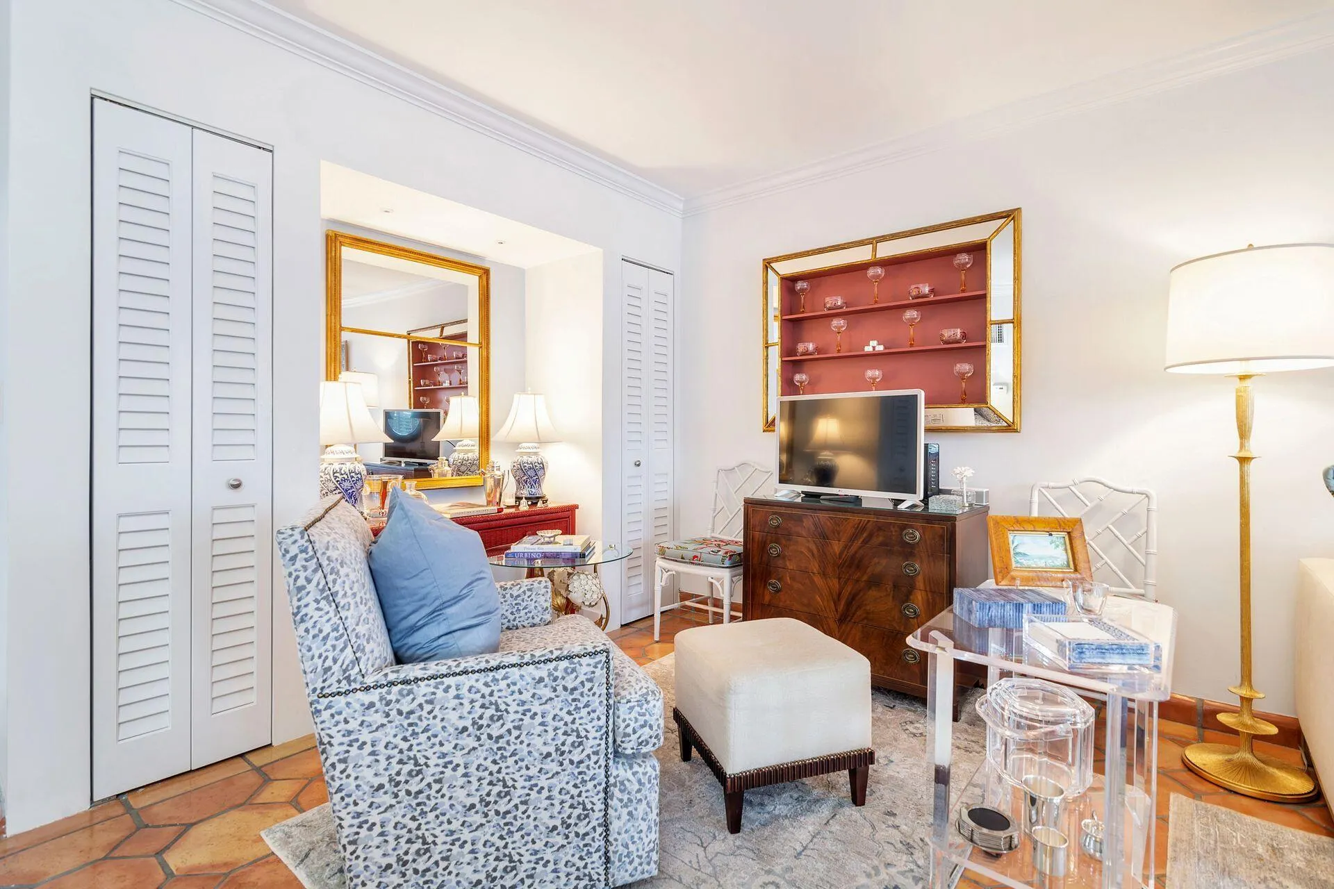 401 PERUVIAN Avenue #1040