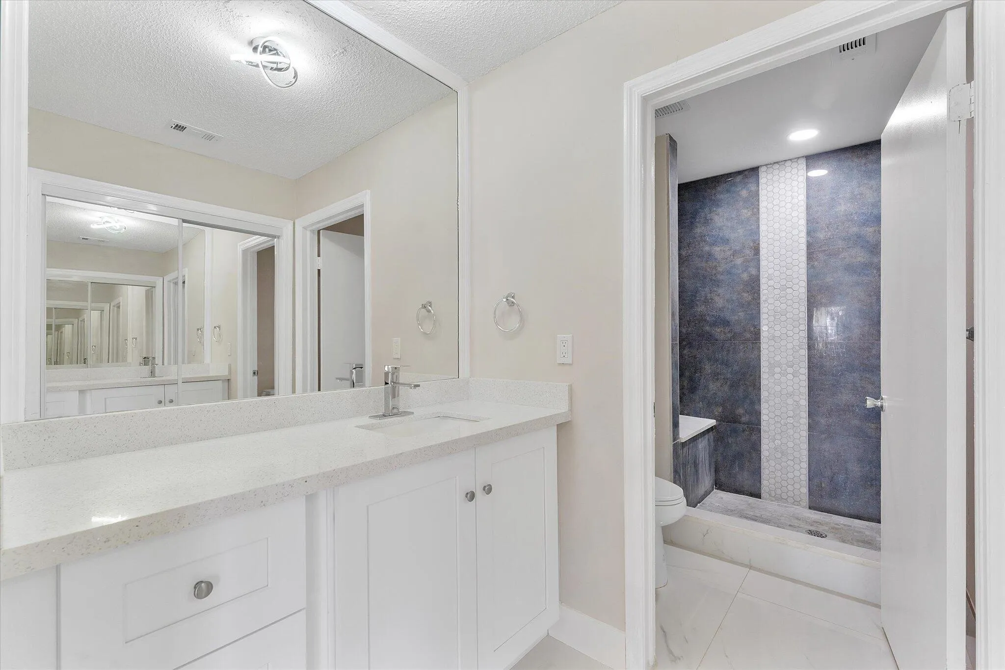 10890 Lakemore Lane #Unit 201