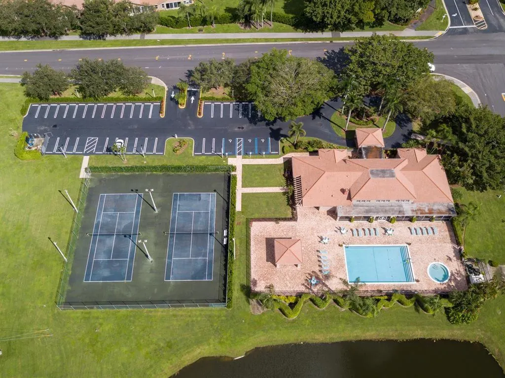 10890 Lakemore Lane #Unit 201