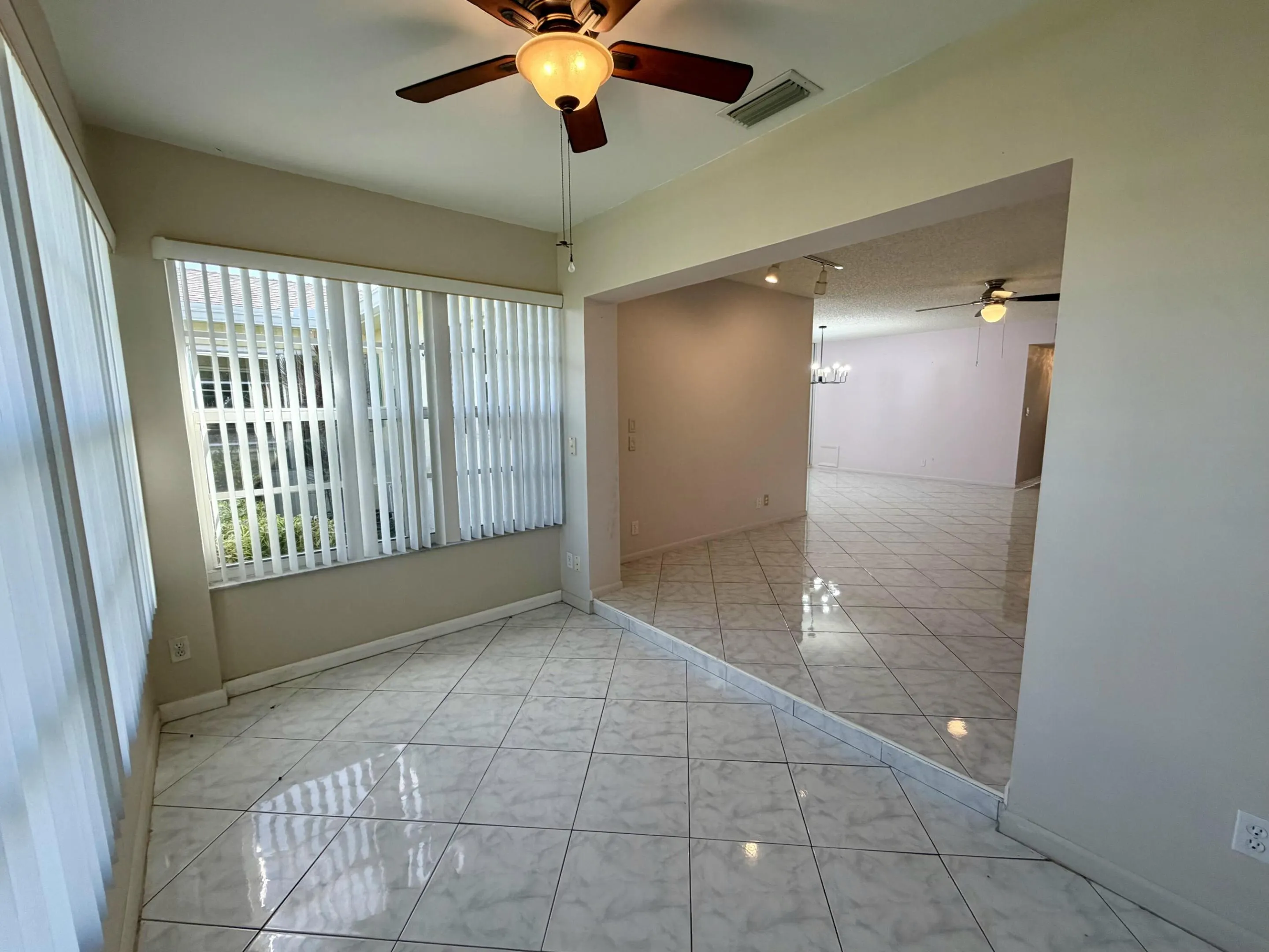 5289 LAKEFRONT Boulevard #C