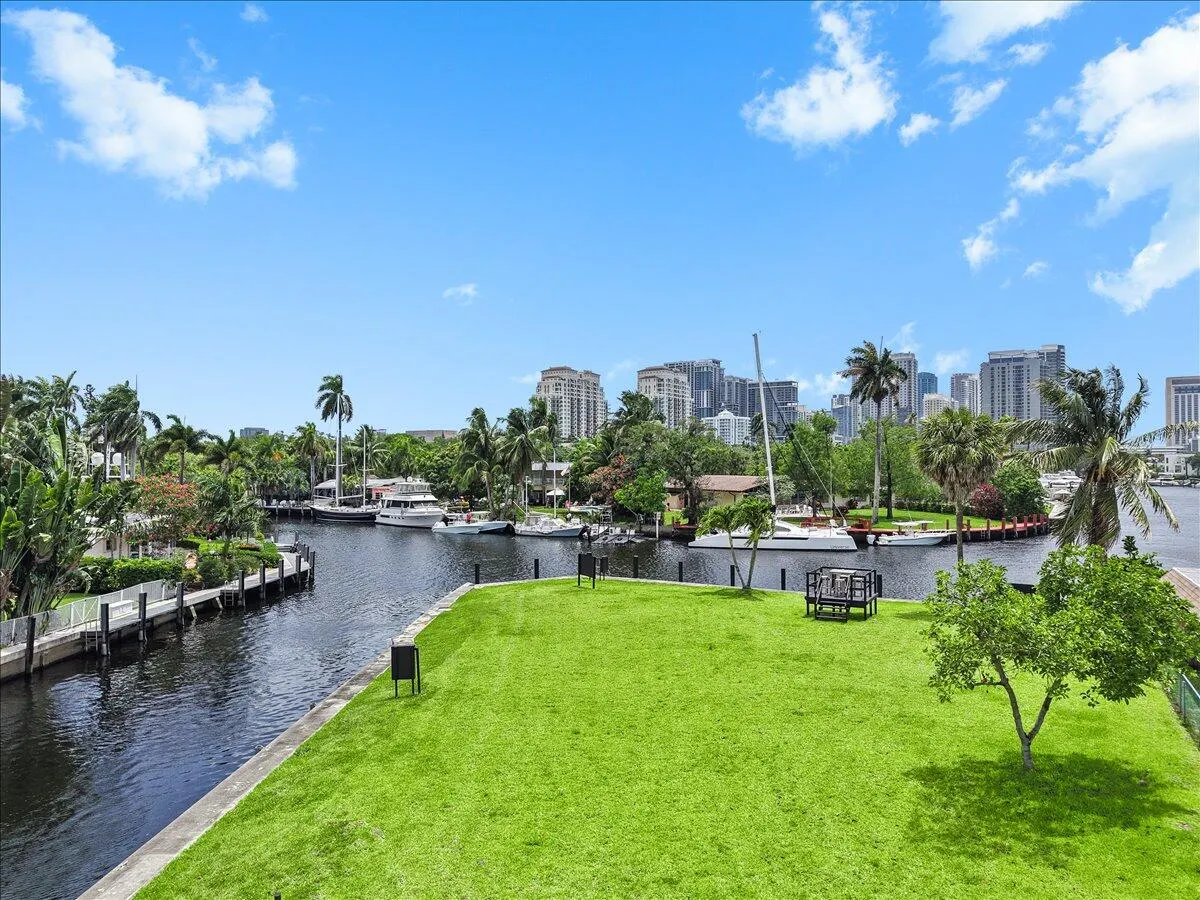 522 SW 9TH Terrace