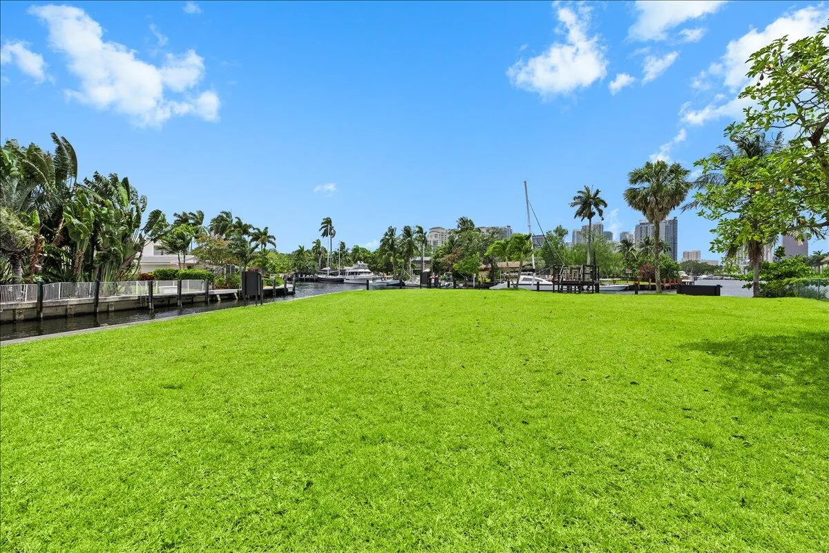 522 SW 9TH Terrace