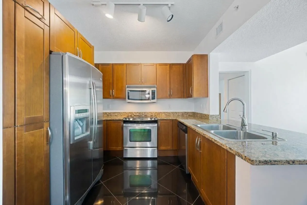 450 N FEDERAL Highway #610
