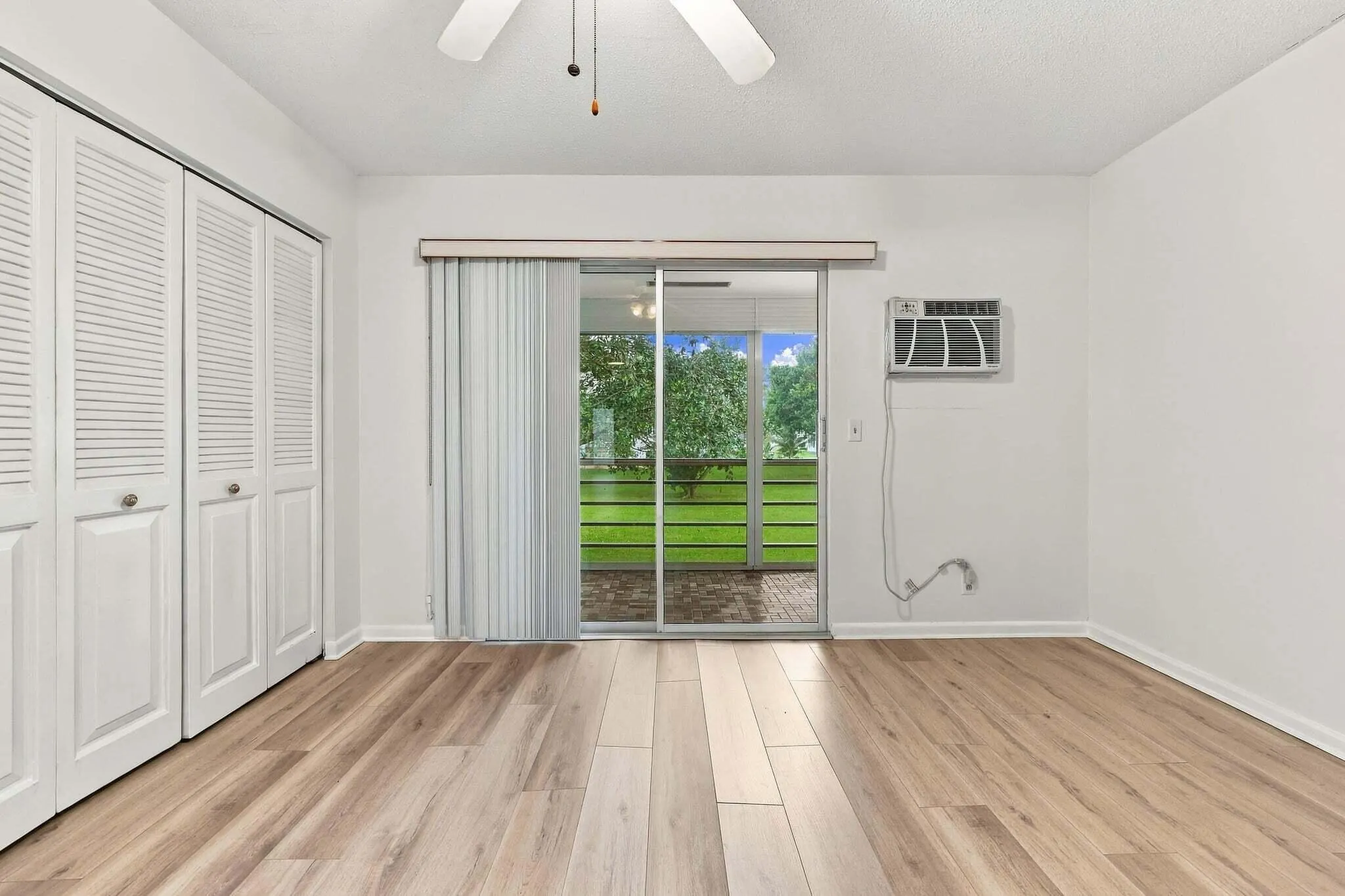 16 WESTBURY A Circle #16