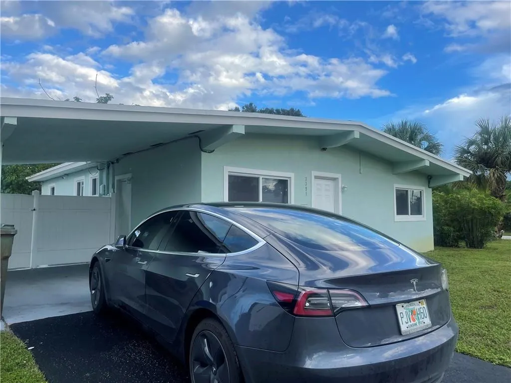3391 SW 21ST Street