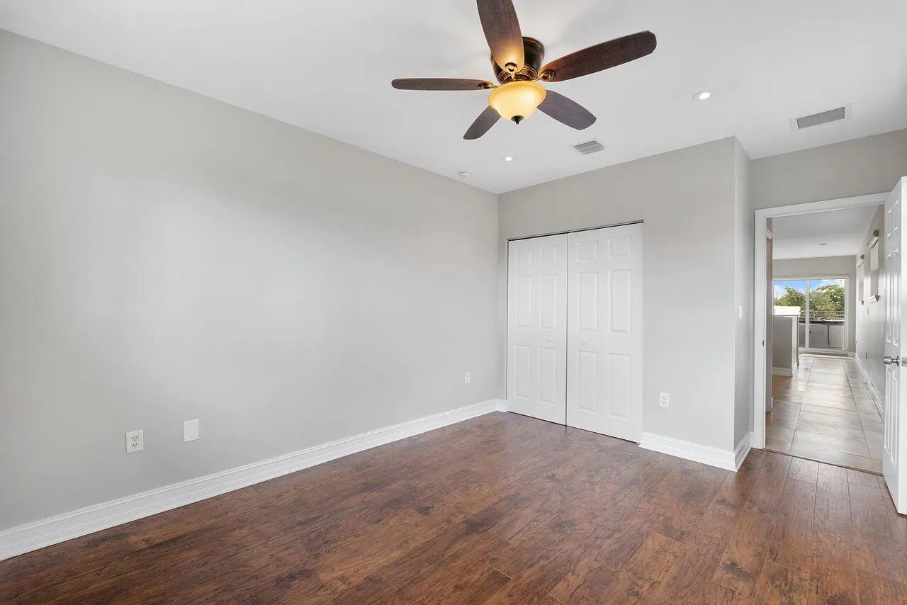 612 SW 10th Street