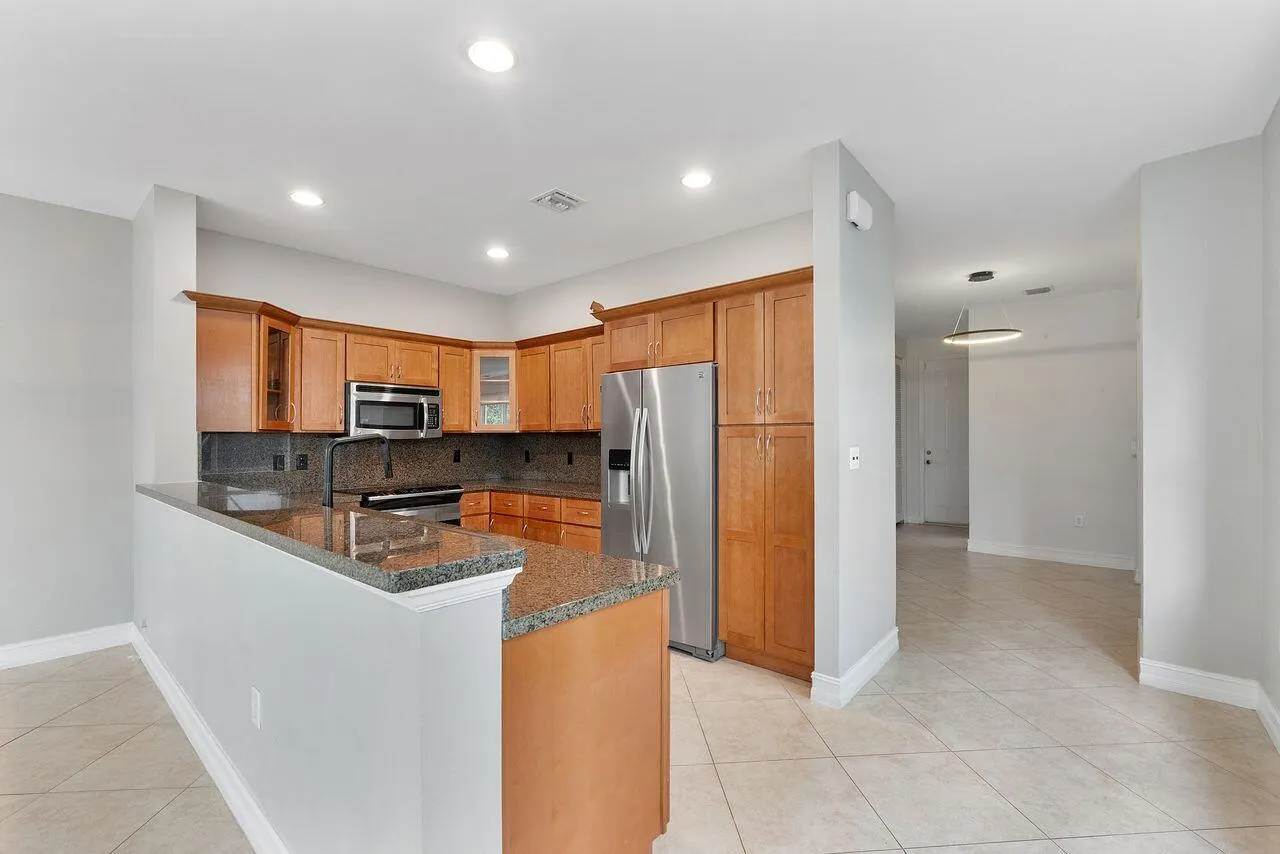 612 SW 10th Street