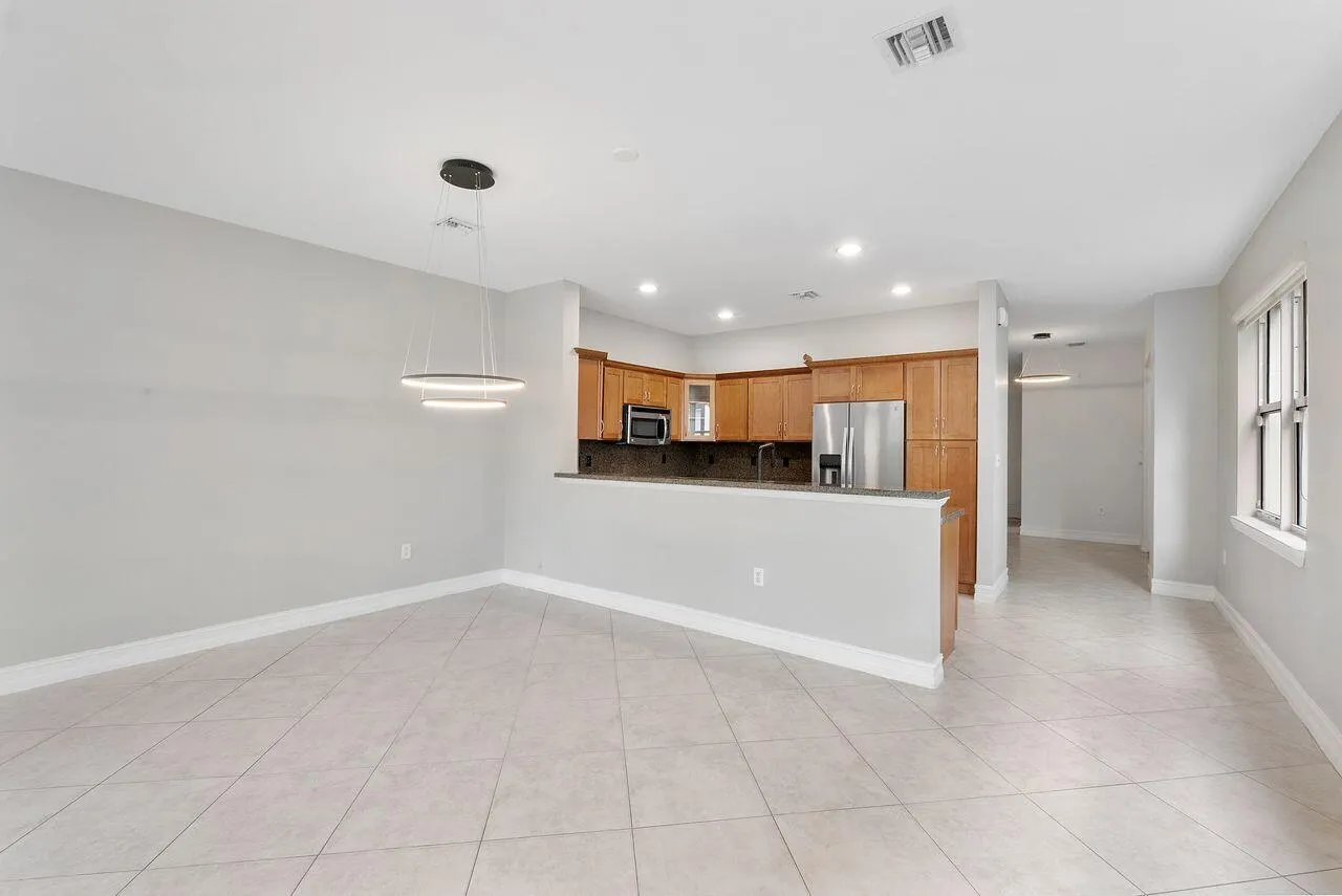 612 SW 10th Street