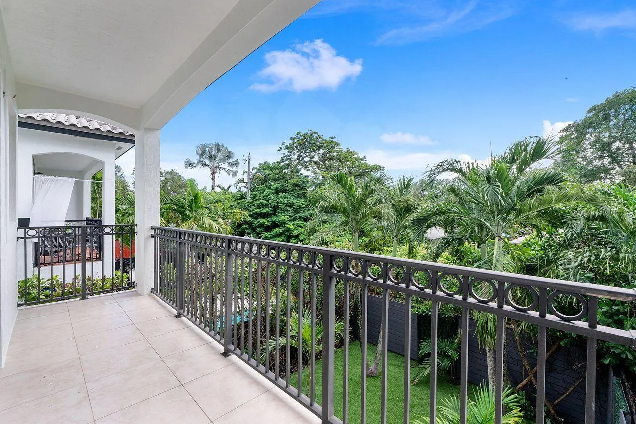 612 SW 10th Street