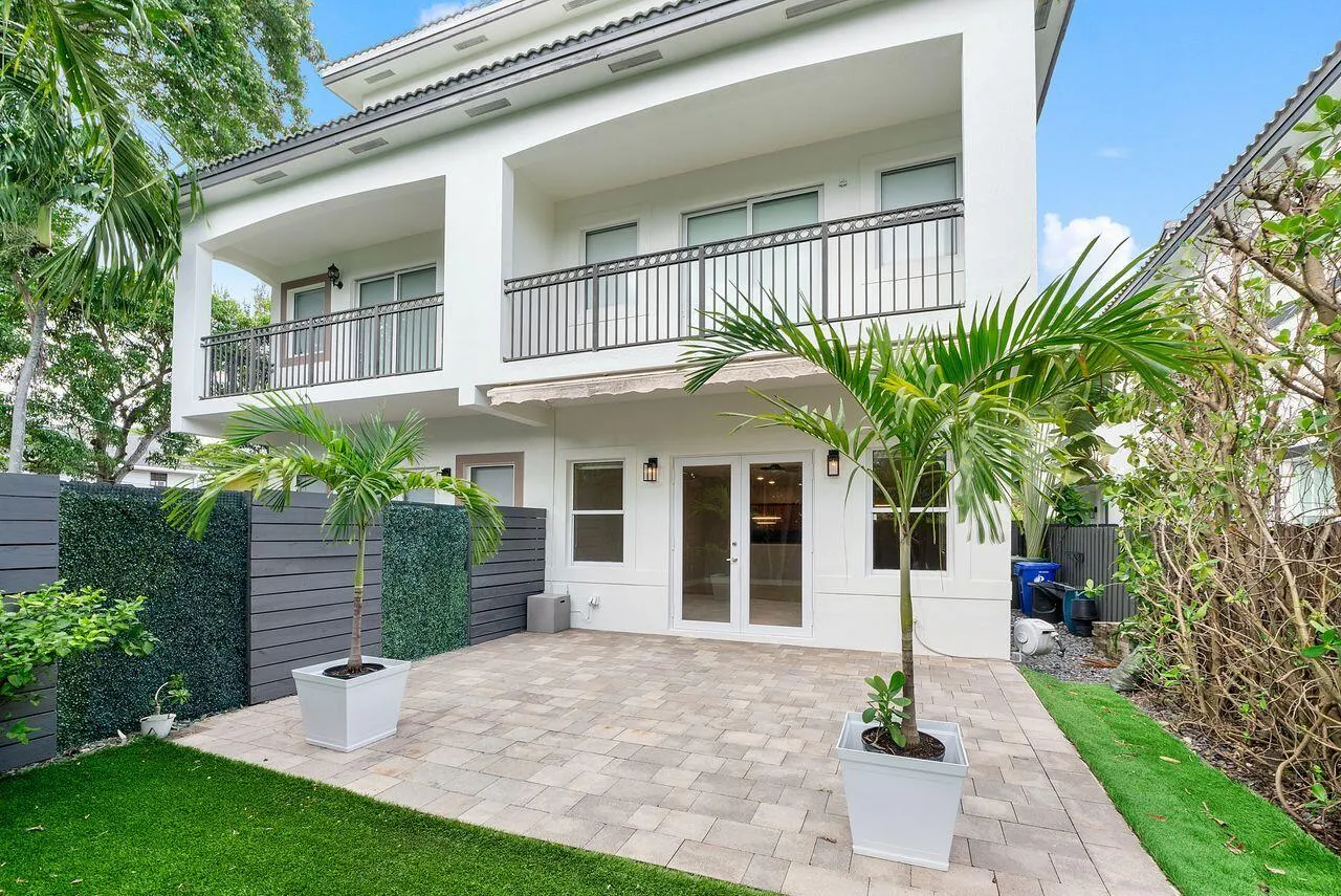 612 SW 10th Street