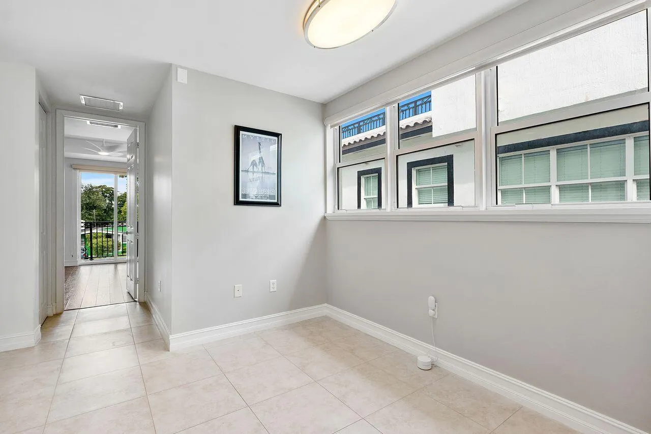 612 SW 10th Street