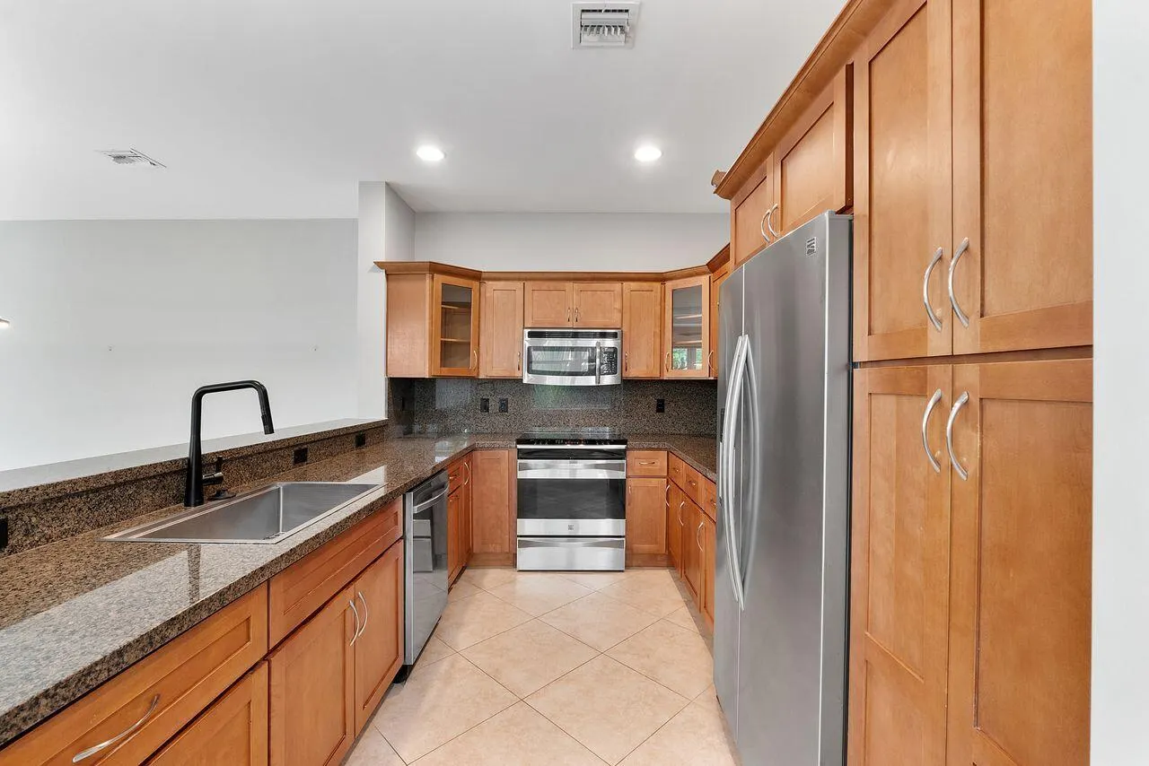 612 SW 10th Street