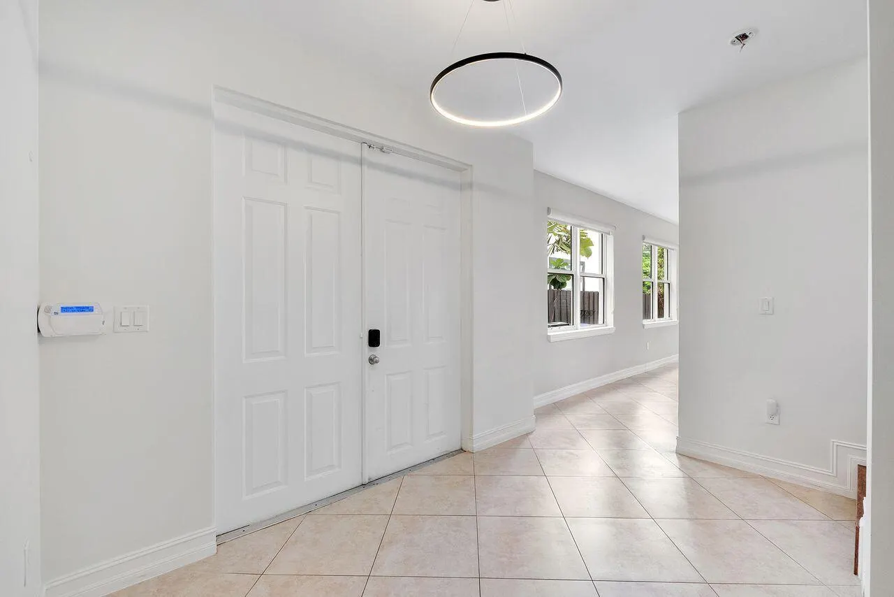 612 SW 10th Street