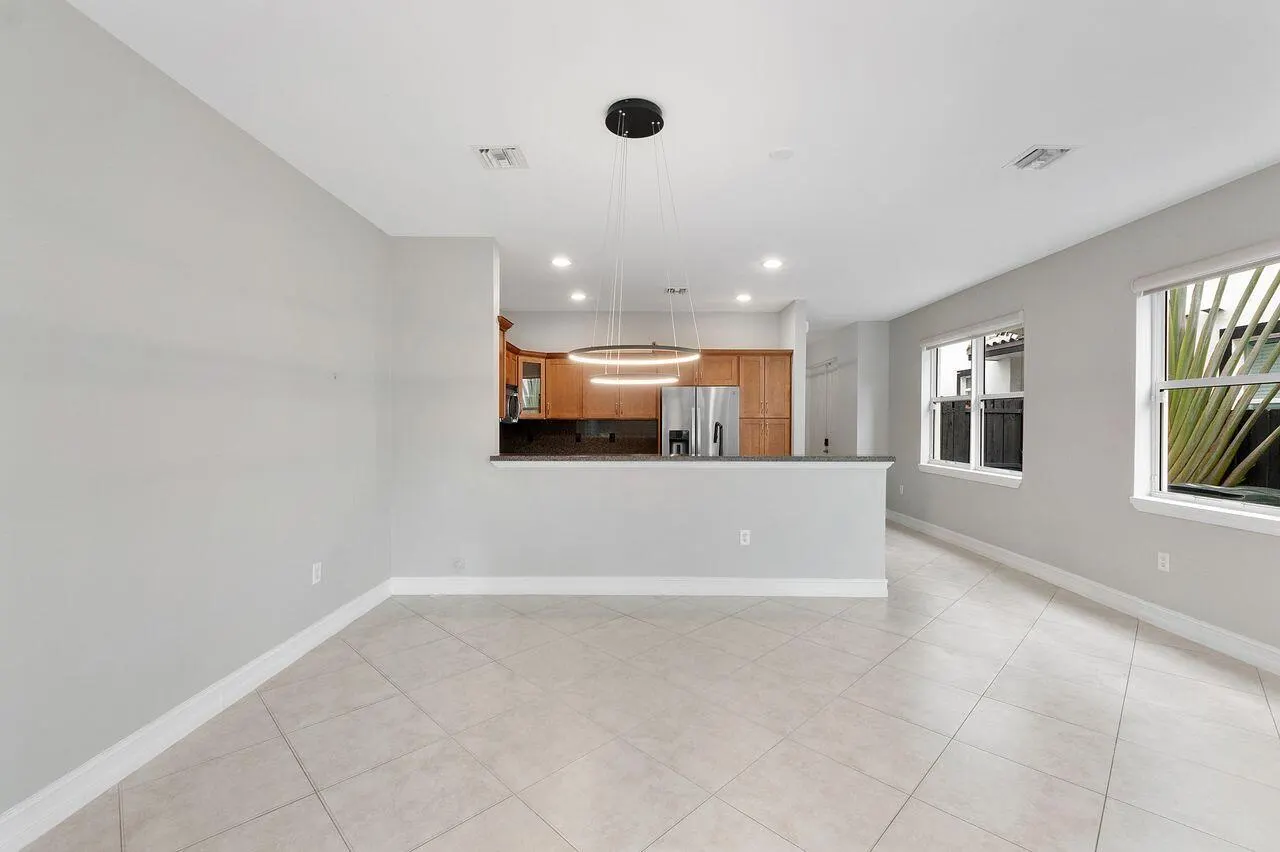 612 SW 10th Street