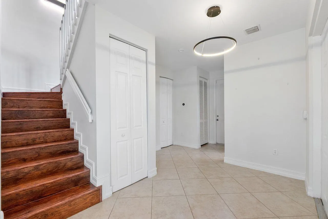 612 SW 10th Street