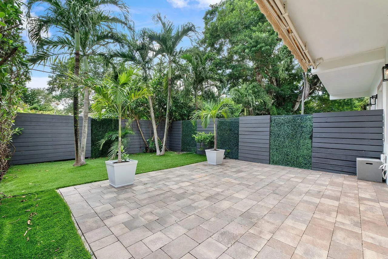 612 SW 10th Street