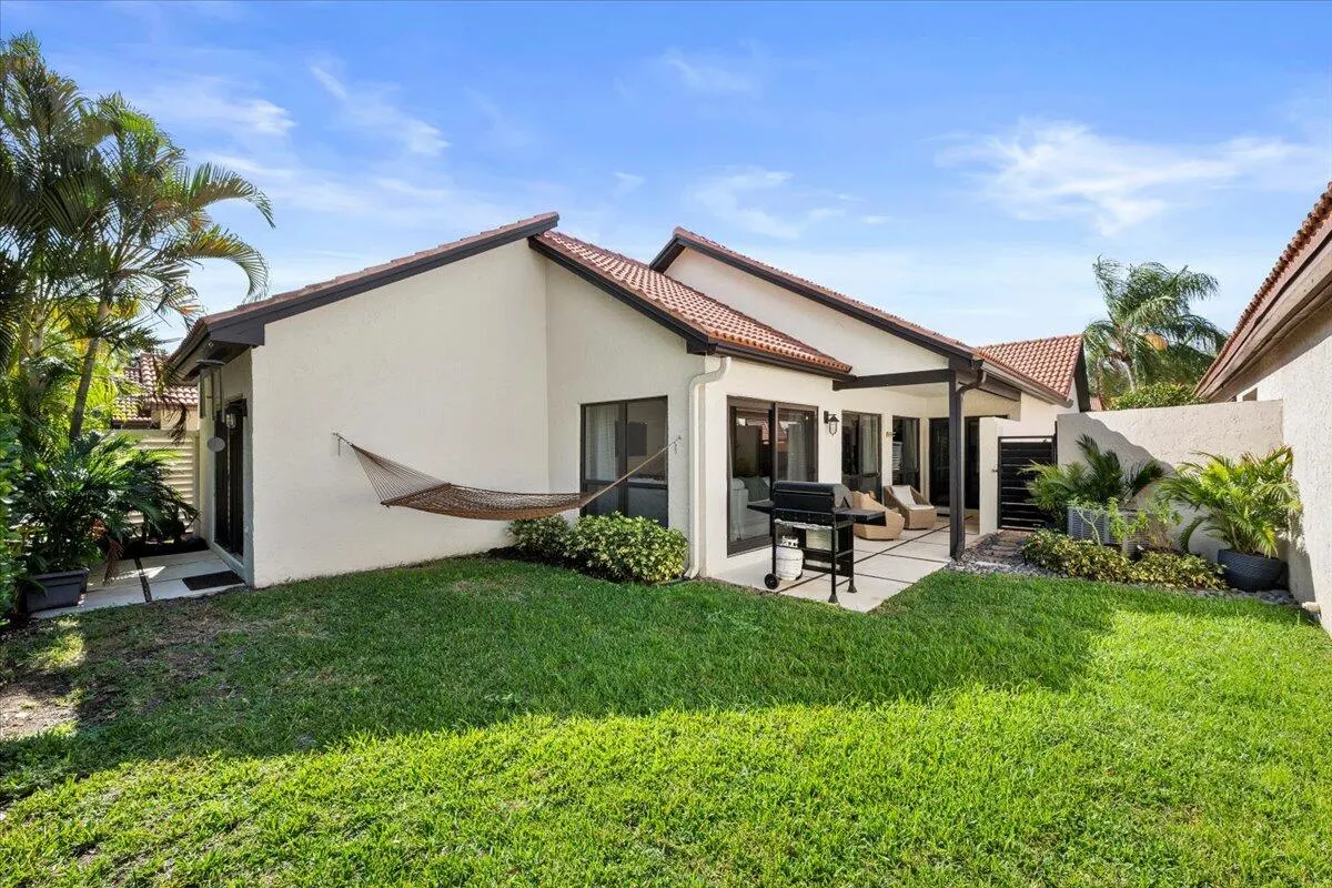 4 Ironwood Way N