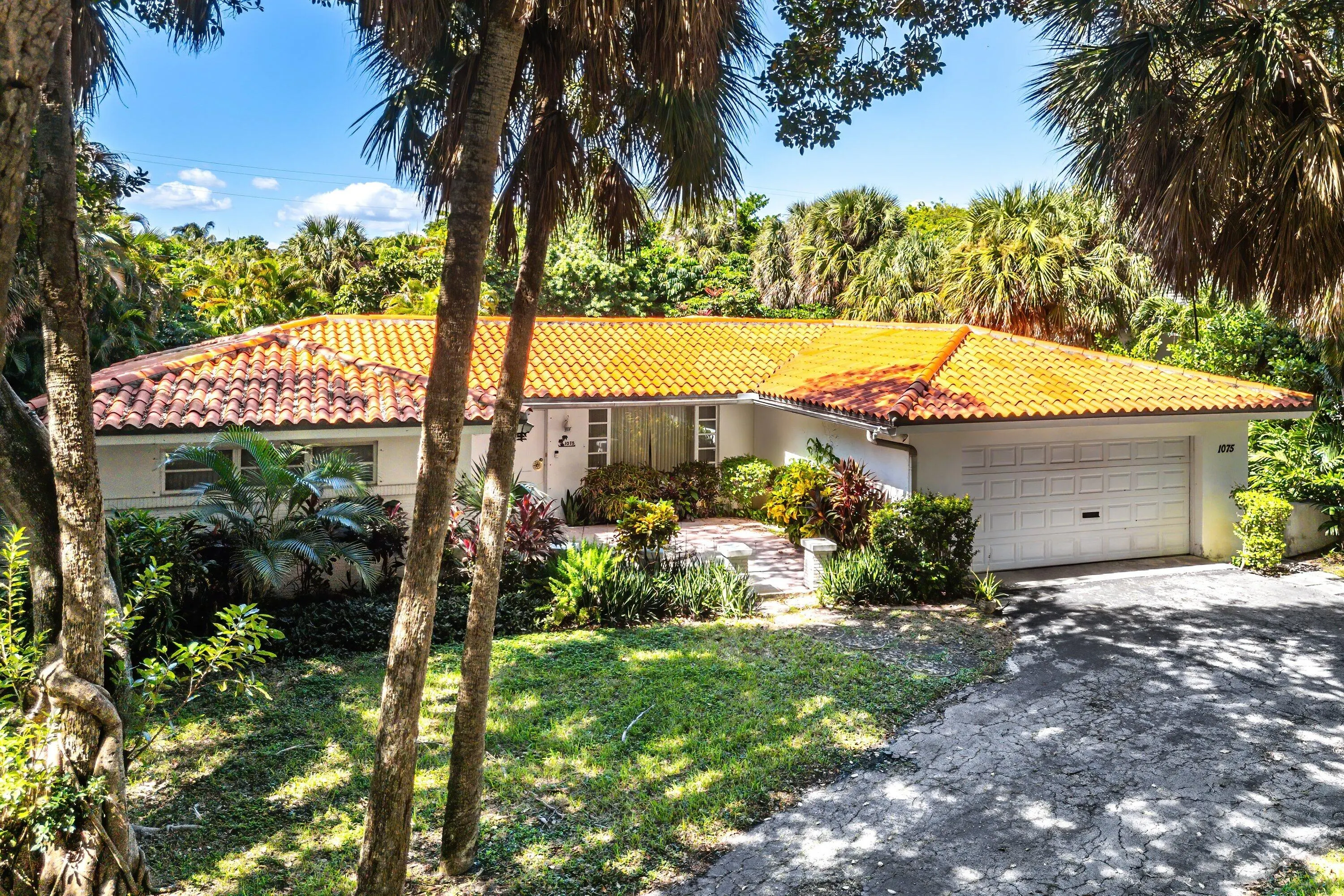 1075 Banyan Road