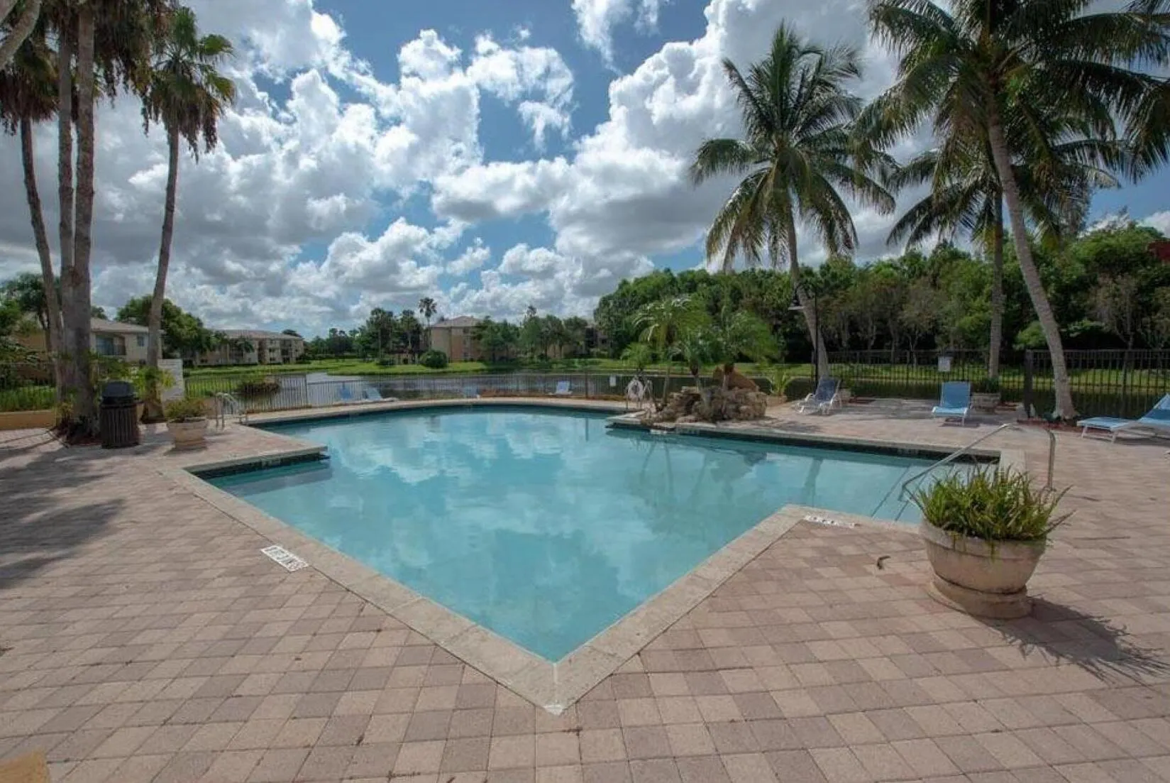 1100 Crestwood Court S #1112