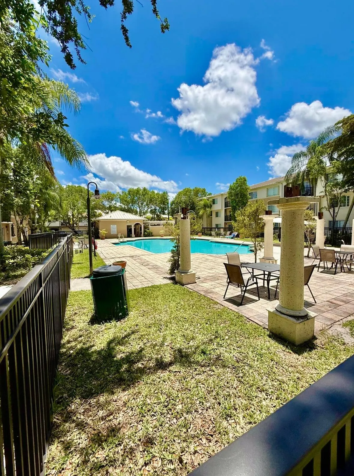 1100 Crestwood Court S #1112