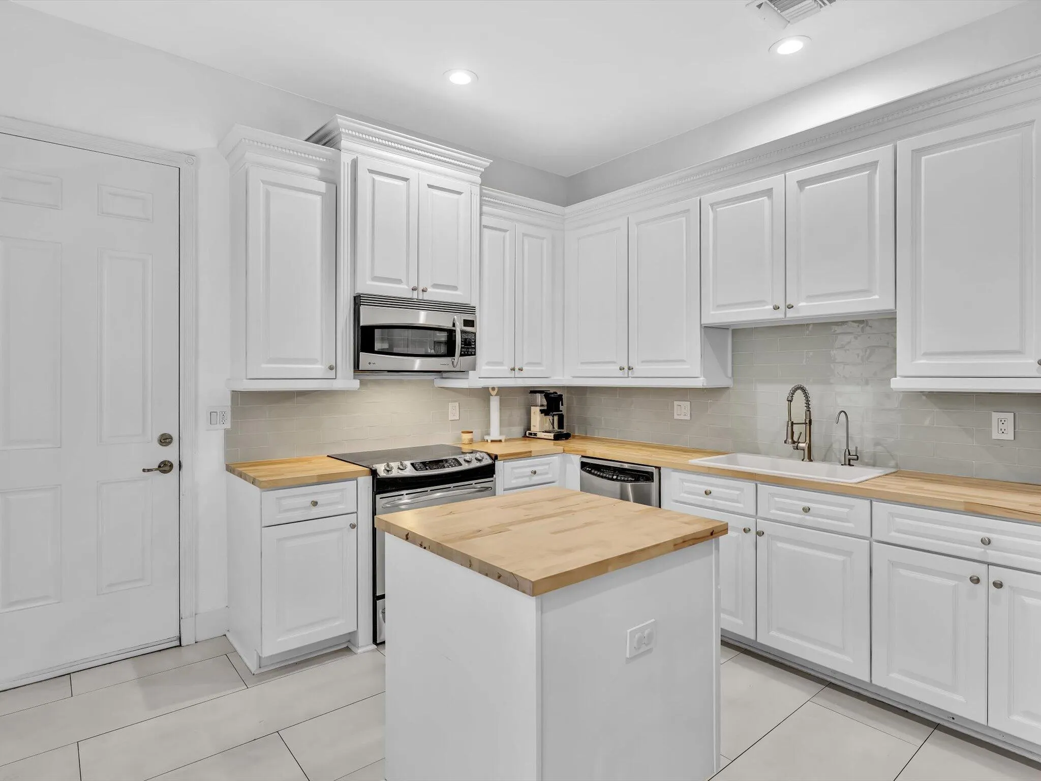 790 NW 83rd Lane