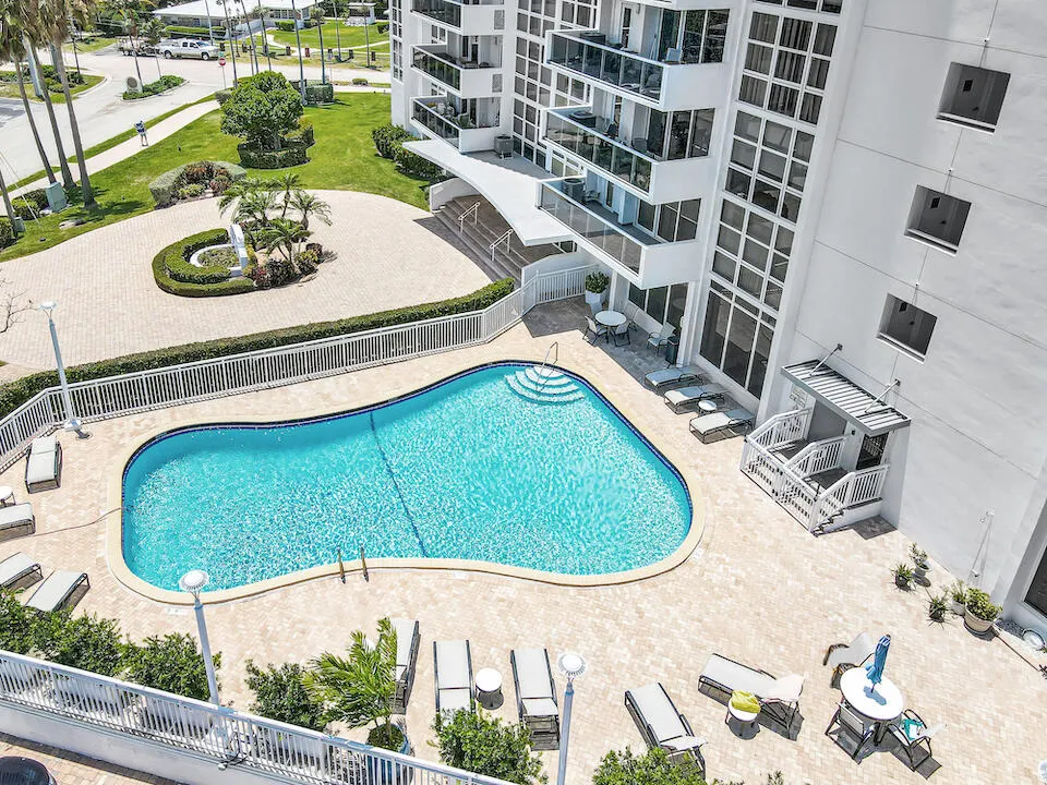 2715 N OCEAN Boulevard #10F