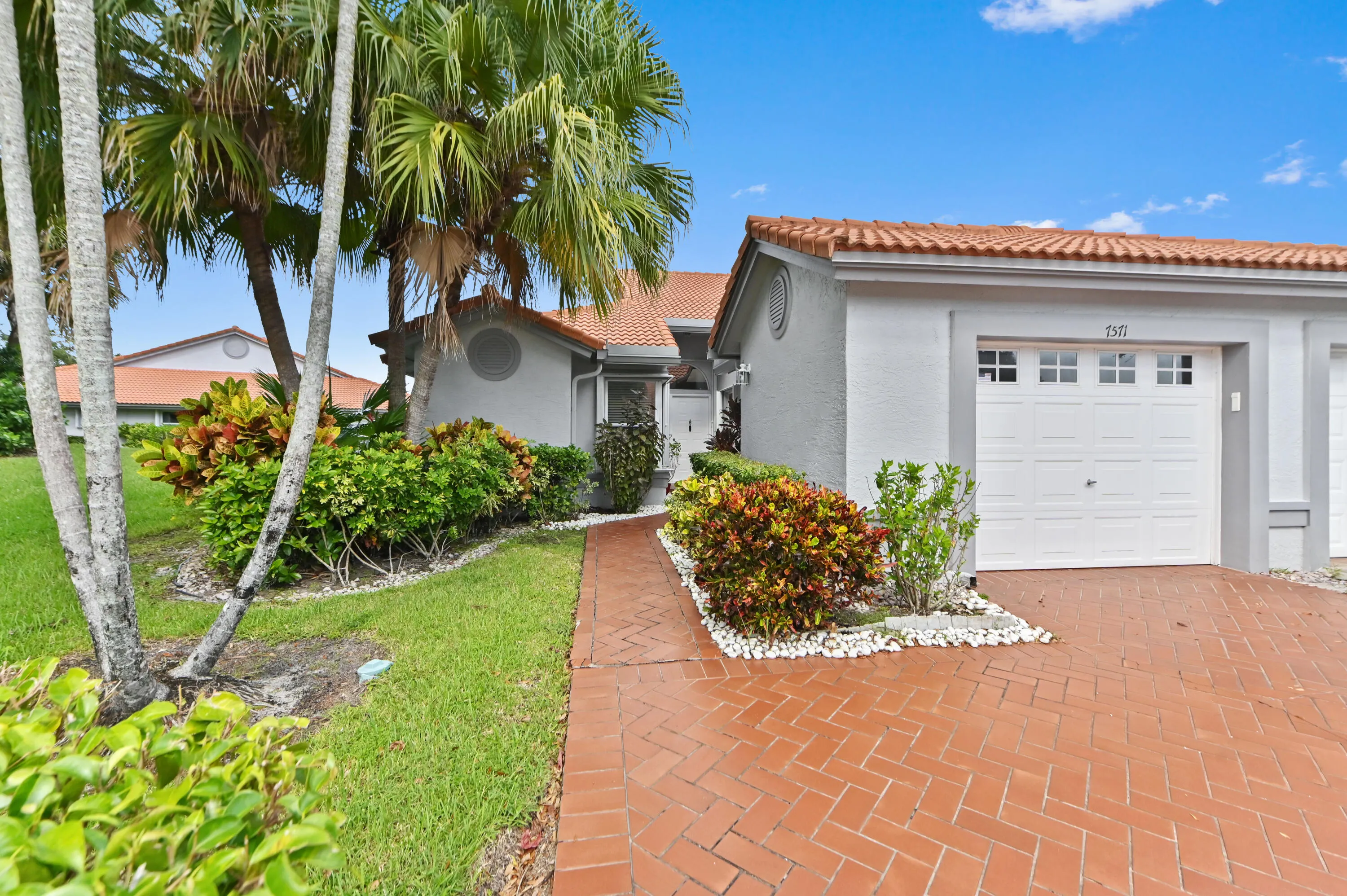 7571 Seafoam Court