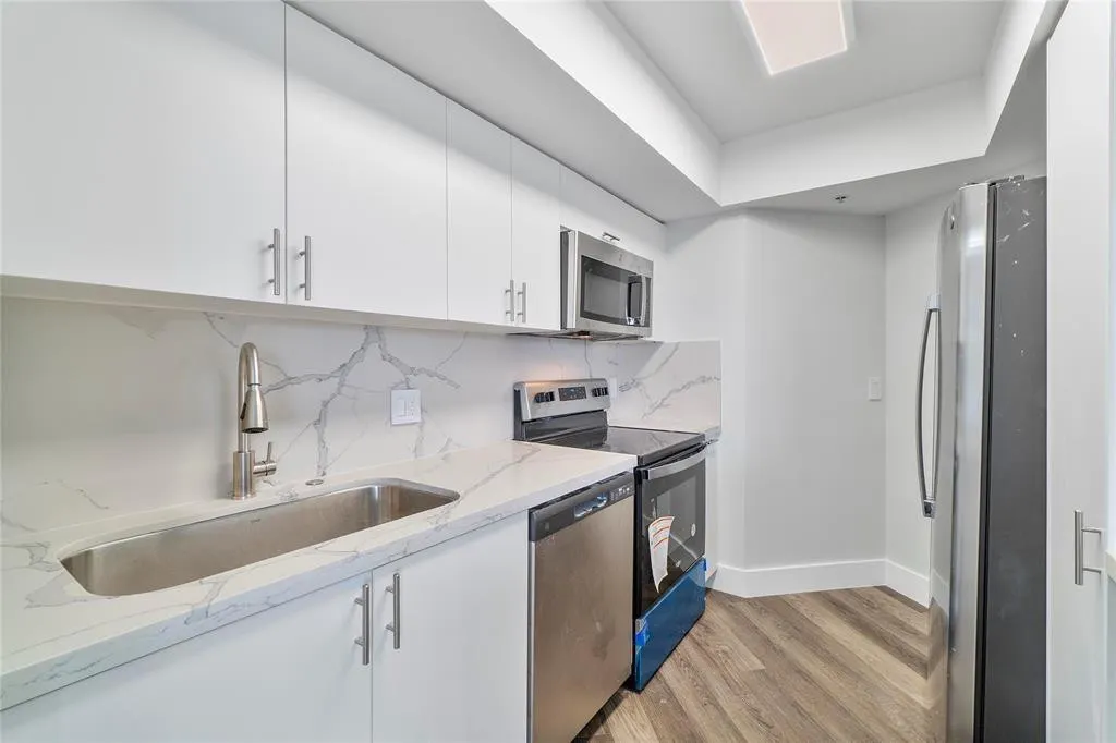 300 THREE ISLANDS Boulevard #306