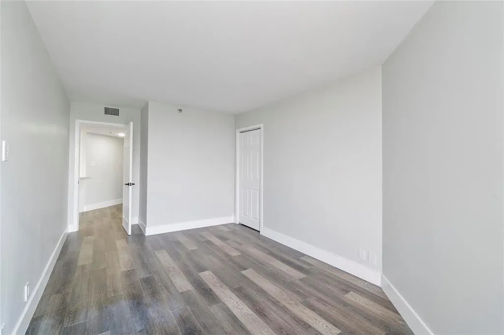 300 THREE ISLANDS Boulevard #306