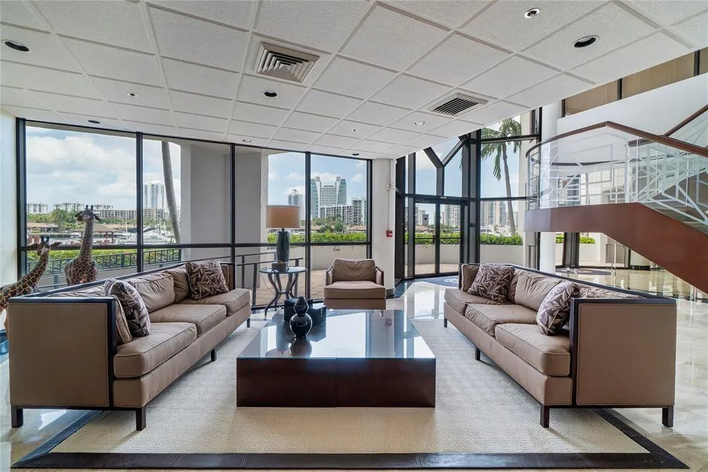 300 THREE ISLANDS Boulevard #306