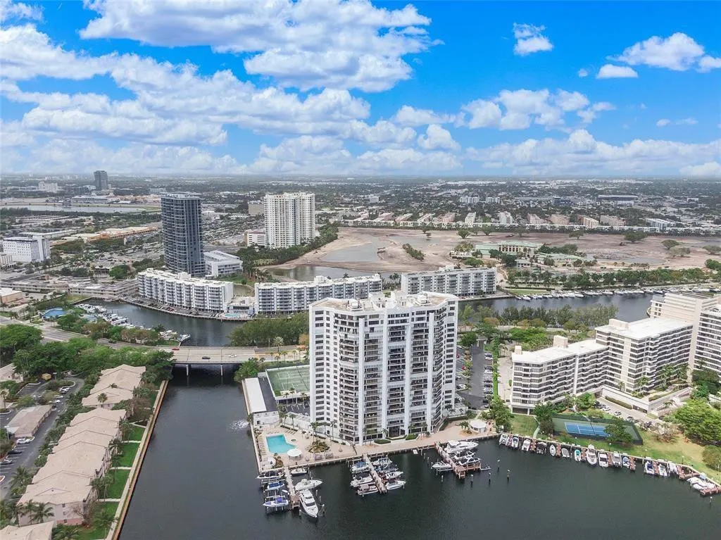 300 THREE ISLANDS Boulevard #306