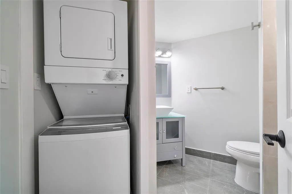 300 THREE ISLANDS Boulevard #306