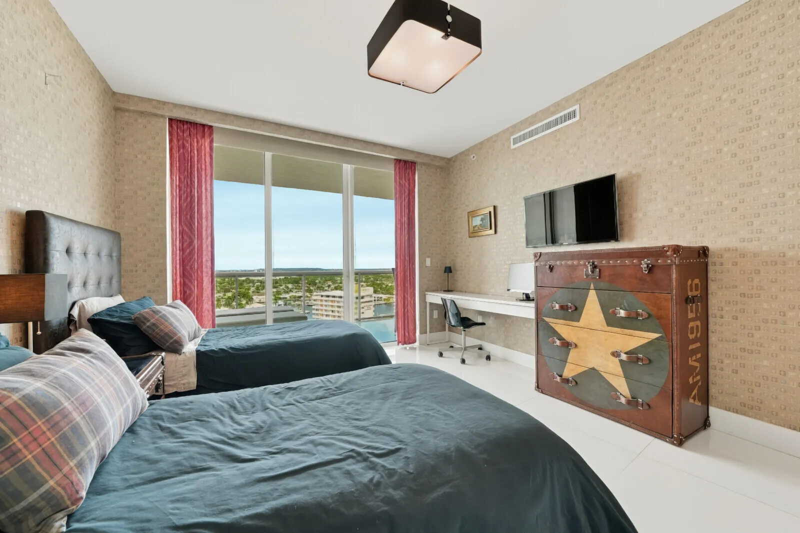 1 N Ocean Boulevard #1207