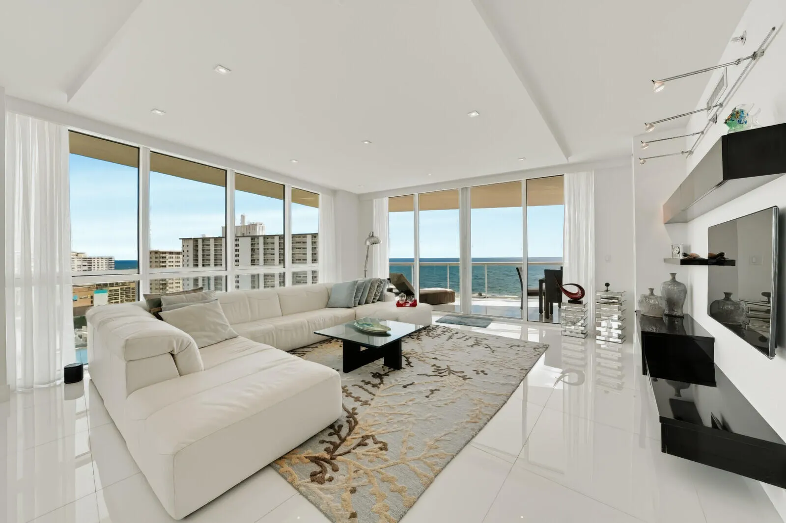 1 N Ocean Boulevard #1207