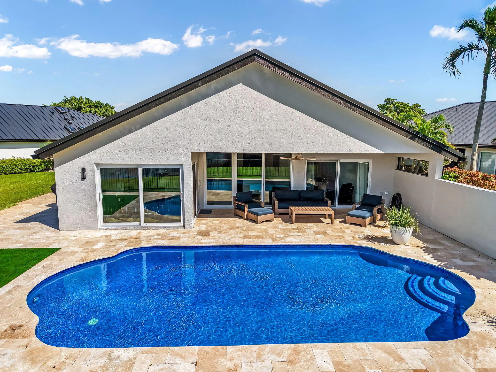 21464 Bridgeview Drive