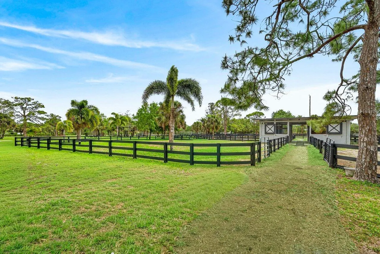 2741 Buck Ridge Trail