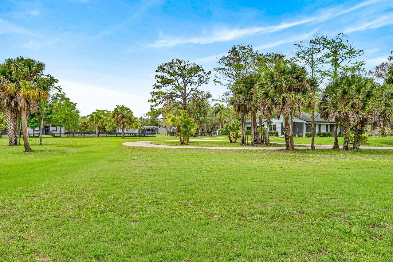 2741 Buck Ridge Trail